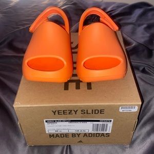 Yeezy Slides GREAT condition!